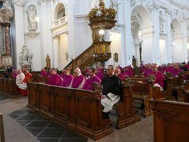 Abschlussvesper der Bischofskonferenz mit Spendung des Bonifatiussegens (Foto: Karl-Franz Thiede)